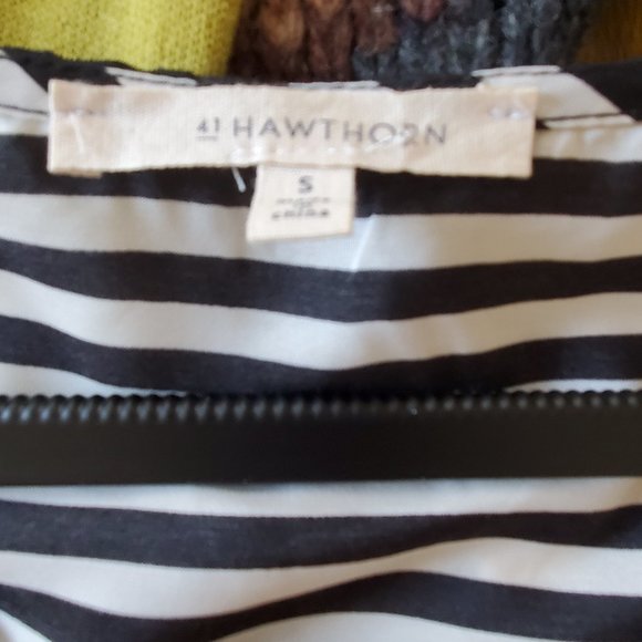 41 Hawthorn Black and White Striped Tabbed sleeve Blouse Size S - Picture 5 of 7